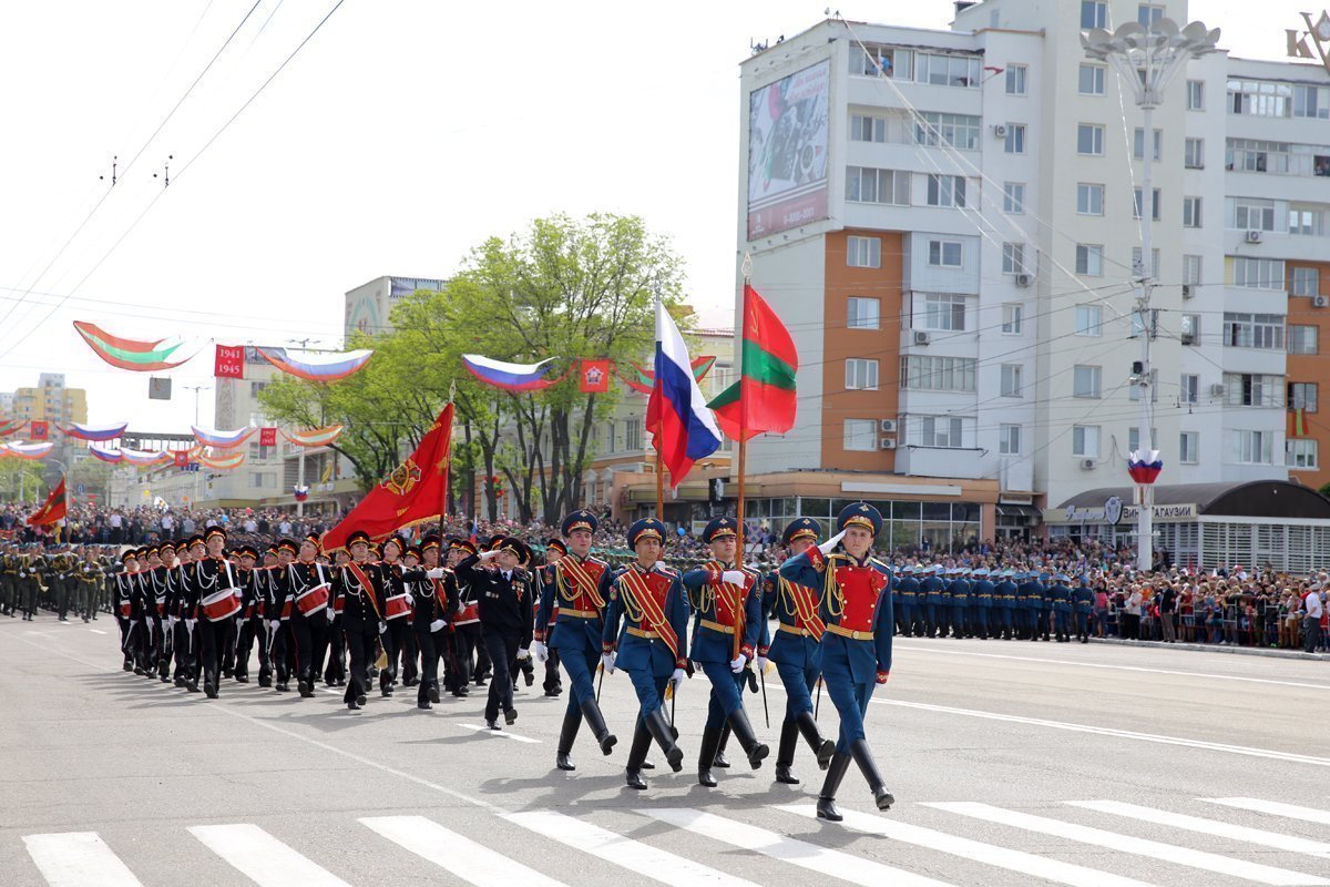 В праздничном военном параде в Тирасполе участвовали подразделения  оперативной группы российских войск в Приднестровье - NewsMaker