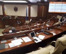 Итоги дня: о том, как поругались депутаты на первом заседании сессии, взгляде из Лондона на молдавскую  «кражу века» и уходе из Молдовы Fenosa