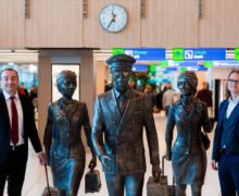 В аэропорту Кишинева появилась скульптура «Экипаж»