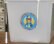 В семи населенных пунктах Молдовы выбирают мэров. Первые данные о явке и первые нарушения