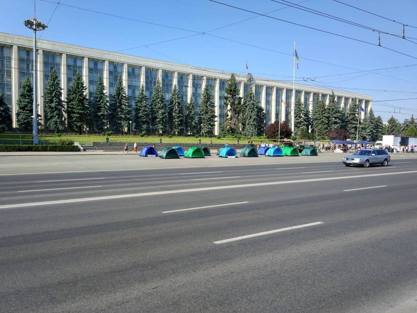 На площади Великого национального собрания пахнет провокацией». Как в  центре Кишинева готовятся к протестам - NewsMaker