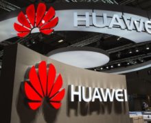 США официально обвинили Huawei в шпионаже и мошенничестве