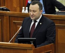 Генпрокурор снял с себя реформу: парламент принял отставку Корнелиу Гурина