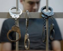 Un bărbat din Strășeni, condamnat la 15 ani de închisoare pentru tentativa de omor a fostei concubine și a fiului lor