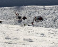 В Швейцарии на горнолыжном курорте более 10 человек попали под лавину