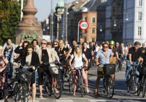 Дорожки длиною в 100 лет. Почему в Копенгагене все ездят на велосипедах, а в Кишиневе — нет