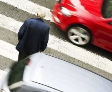 В Молдове ужесточат наказание для водителей, не уступающих дорогу пешеходам. Кабмин обсудил и правила для пешеходов