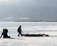 В Каларашском районе двое детей вышли на озеро и провалились под лед. Один ребенок утонул