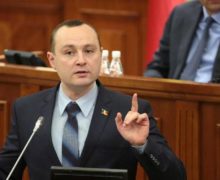 „O palmă dată României”. Țîcu, după ce Bătrîncea a fost numit șeful delegației parlamentului Republicii Moldova la APCE