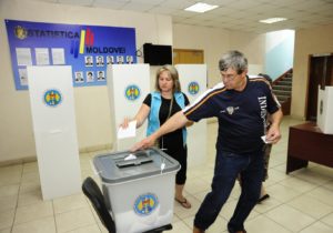 Кто выбирает будущее Молдовы? Почему молодежь не ходит на выборы