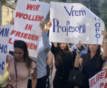 Молдова осталась на третий год. Почему история с высылкой турецких учителей ничему нас не научила
