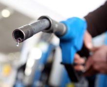 Un nou record la carburanți. Prețul benzinei a trecut pragul de 23 de lei