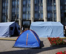 АП Кишинева отклонила жалобу демократов на возбуждение уголовного дела об узурпации власти