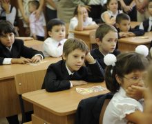 В Молдове начали собирать школьные принадлежности для детей из неблагополучных семей
