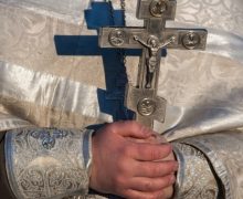 Митрополия Молдовы лишила сана шестерых священников, которые перешли в Бессарабскую митрополию
