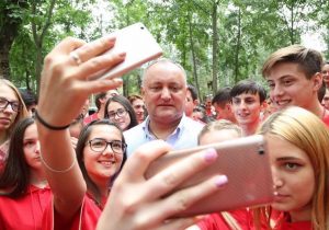 Cine, dacă nu Dodon? Tinerii socialiști povestesc, de ce au intrat în politică și cum văd ei viitorul Moldovei