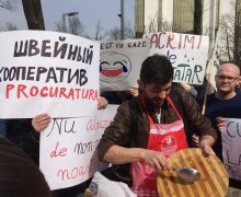 Итоги дня: о том, почему в Молдове нет правосудия, где ночевал Сергей Сырбу, и когда в Кишиневе появятся 3D-скамейки