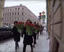 Мужчины попытались поздравить посетительниц феминистского кафе в Петербурге. Их встретили перцовым баллончиком