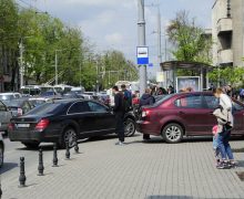 Итоги дня: как Украина выбрала нового президента, что построил главный прокурор Кишинева своей дочери, и почему столбики не защищают тротуары от припаркованных авто