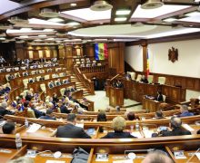 Депутатам выплатили в апреле около 2 млн леев за (не) работу в парламенте