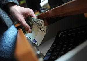 Водительские права за €750. НЦБК задержал мужчину из Кишинева