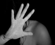 За изнасилование несовершеннолетней дочери мужчине грозит 25 лет тюрьмы