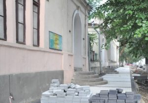 Как в историческом центре Кишинева ремонтируют тротуары. В 7 фото