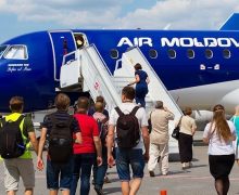 «Мы прилагаем максимум усилий». Air Moldova объяснила задержку рейса для румынских депутатов