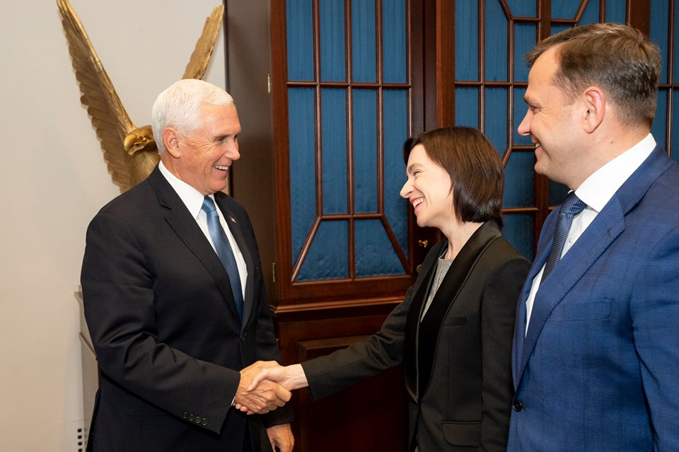 Делегацию Молдовы приняли в Белом доме. Что Санду обсудила с вице-президентом США Майком Пенсом