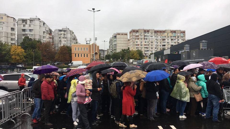 В Kaufland выстроились очереди. Как кишиневцы «штурмовали» магазины немецкого ритейлера