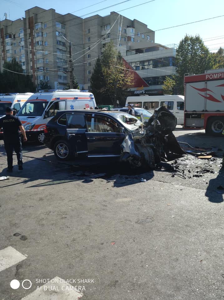 В Кишиневе троллейбус въехал в толпу людей после столкновения с автомобилем. Пострадало 20 человек (ОБНОВЛЕНО)