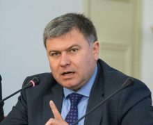 Курс неясен. Кандидат на должность посла Молдовы во Франции отказался от назначения после отставки Санду