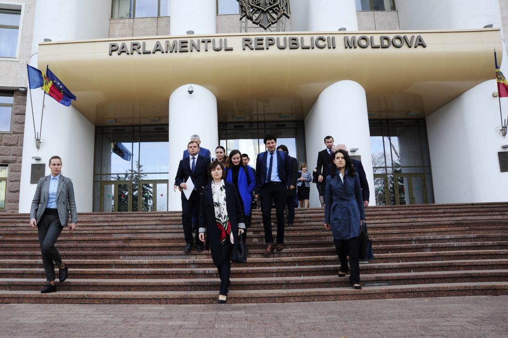 парламент, вотум недоверия, санду, министры