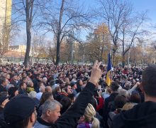 Sandu și Năstase s-au alăturat protestatarilor din fața parlamentului. Transmisiune LIVE