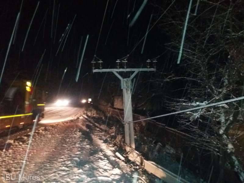 FOTO Ninsoarea a dat peste cap traficul rutier în mai multe județe din România