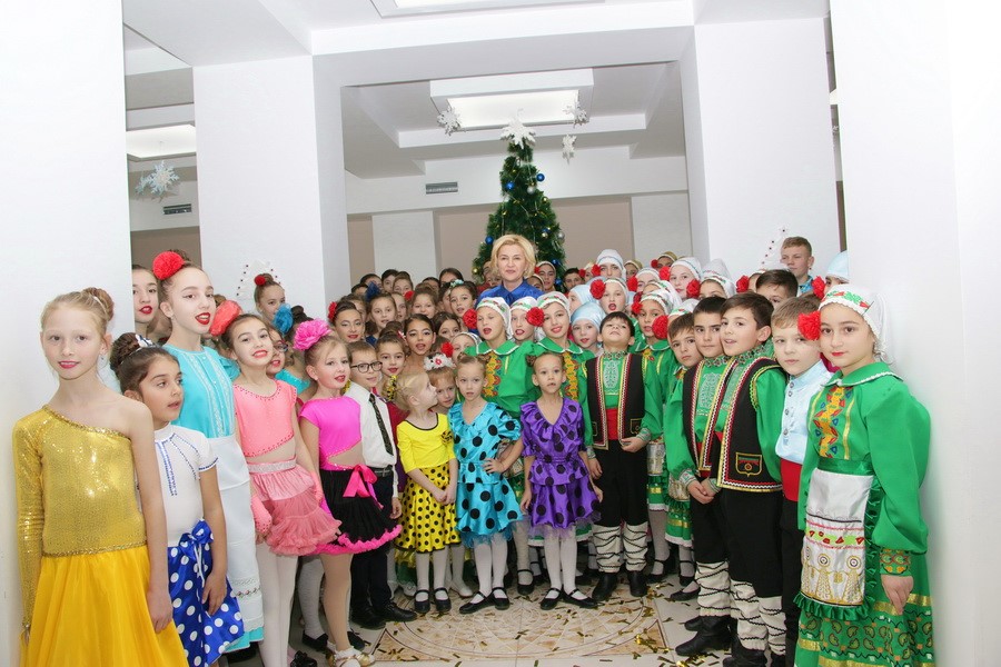 Новогодние праздники в Молдове открыли президент, спикер и премьер. Что в этом особенного