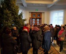 Работники табачных киосков устроили в мэрии Кишинева протест против эвакуации ларьков