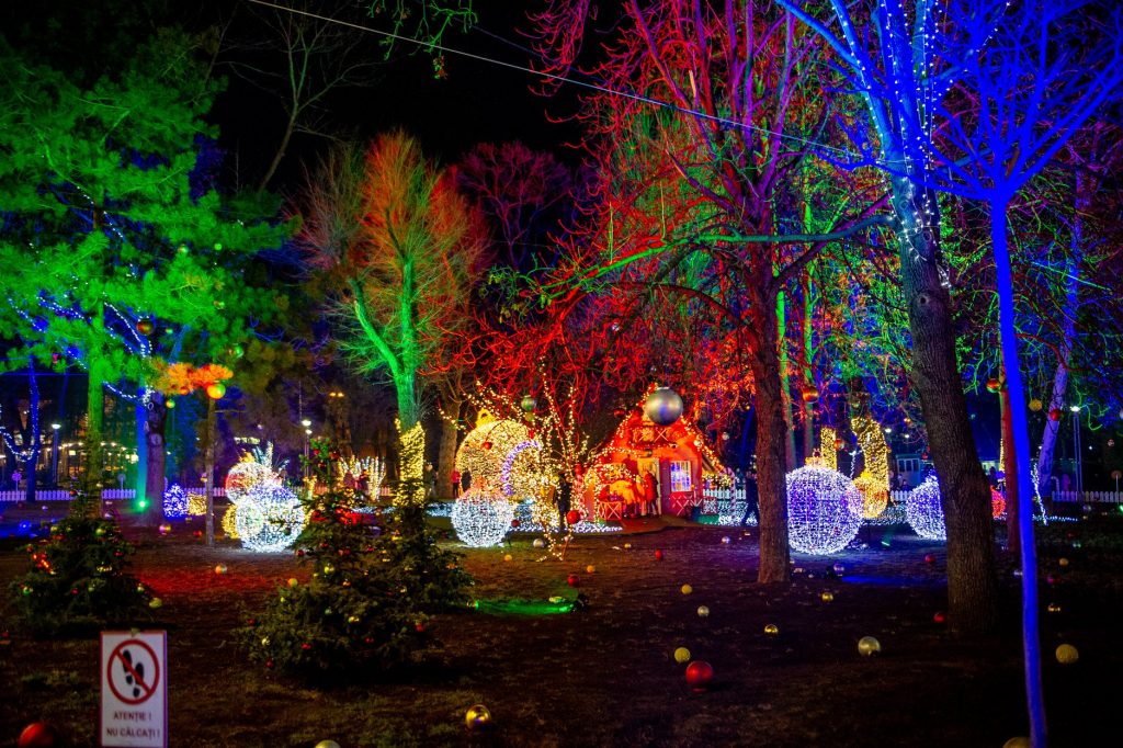 В Кишиневе открылась рождественская ярмарка. Как она выглядит в этом году