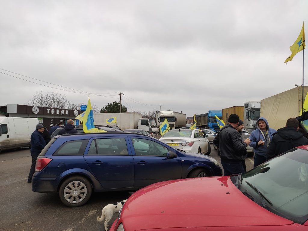 Достучаться до Киева. Как украинские протесты дошли до молдавской границы