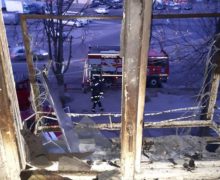 UPDATE O femeie a murit, iar trei minori au ajuns la spital, în urma unui incendiu care s-a produs în capitală