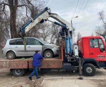 В Молдове будут реже эвакуировать неправильно припаркованные автомобили. Что предлагает PAS