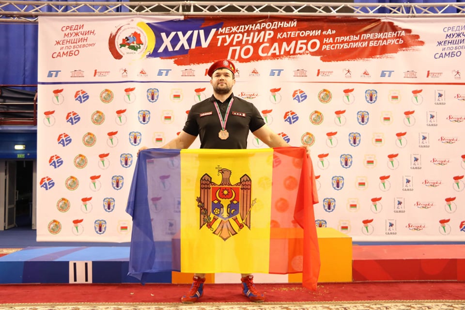 Sportivii moldoveni au cucerit trei medalii la turneul de sambo din Belarus