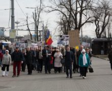Протест против Додона дошел до Российского посольства в Молдове. Участники требовали ухода российской армии (ВИДЕО)