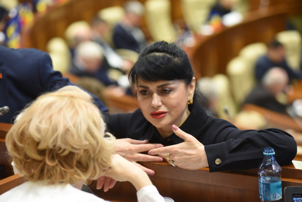 Deputata PSRM Alla Dolință riscă să-i fie interzisă exercitarea unei funcții de demnitate publică timp de 3 ani - NewsMaker
