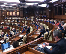 В парламенте обсуждают российский кредит для Молдовы. Онлайн-трансляция