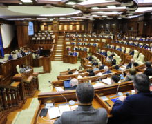 В Молдове ЧП, а депутаты бездействуют? Политические итоги недели