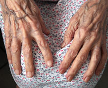 В Кишиневе заработала кризисная служба, которая во время карантина будет помогать пожилым и одиноким людям на дому
