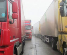 Несколько водителей из Молдовы заблокированы на границе между Италией и Словенией. Как отреагировал МИДЕИ