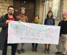 Активистов Occupy Guguța и корреспондента NM не пускали из-за коронавируса на заседание по делу о сносе кафе Guguța. Потом его отменили