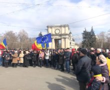 В Кишиневе начался антиправительственный протест (ФОТО)